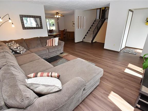 2nd image of 6170 Brambleside Dr