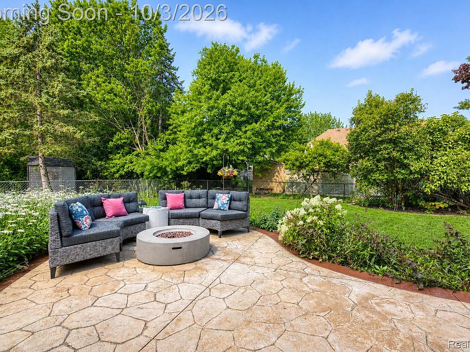 40019 Gulliver Dr, photo 2