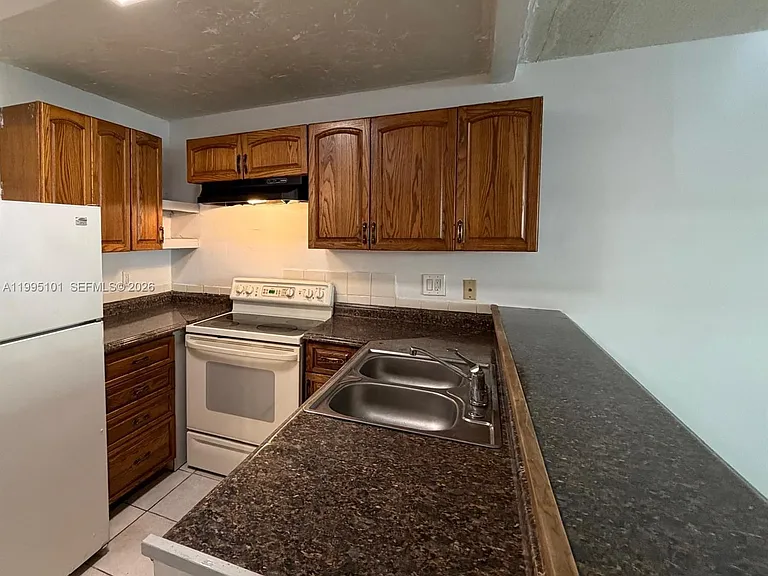 8604 NW 35th St #102 — Photo 5