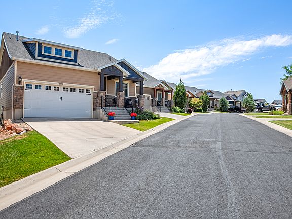 3rd image of 306 Bella Vida Dr