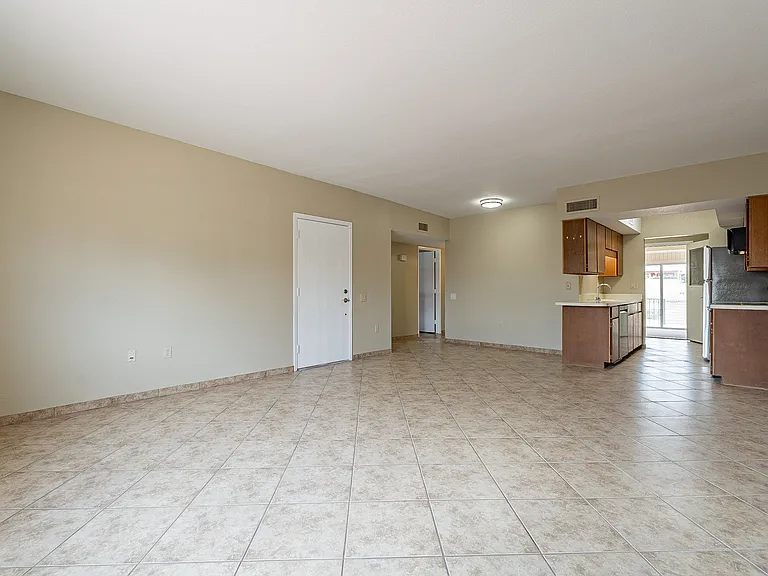 1430 W Camino Lucientes — Photo 6
