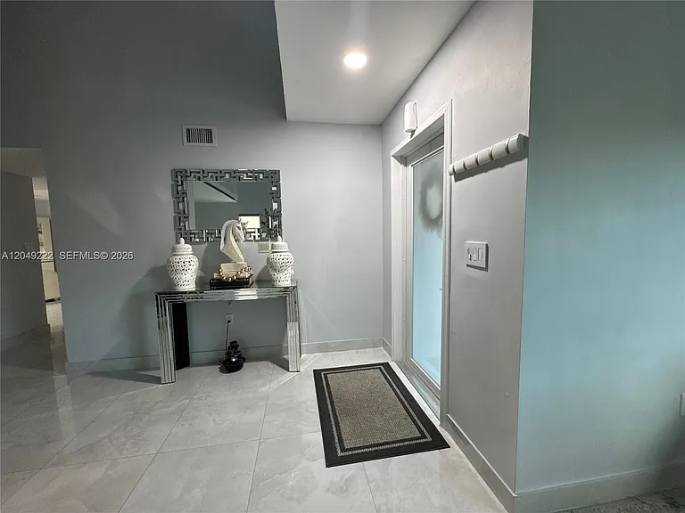 9368 SW 146th Pl — Photo 2