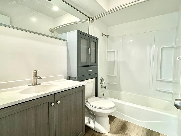 Bathroom upper level