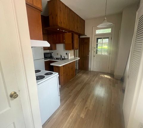 5th image of 533 S Lazelle St