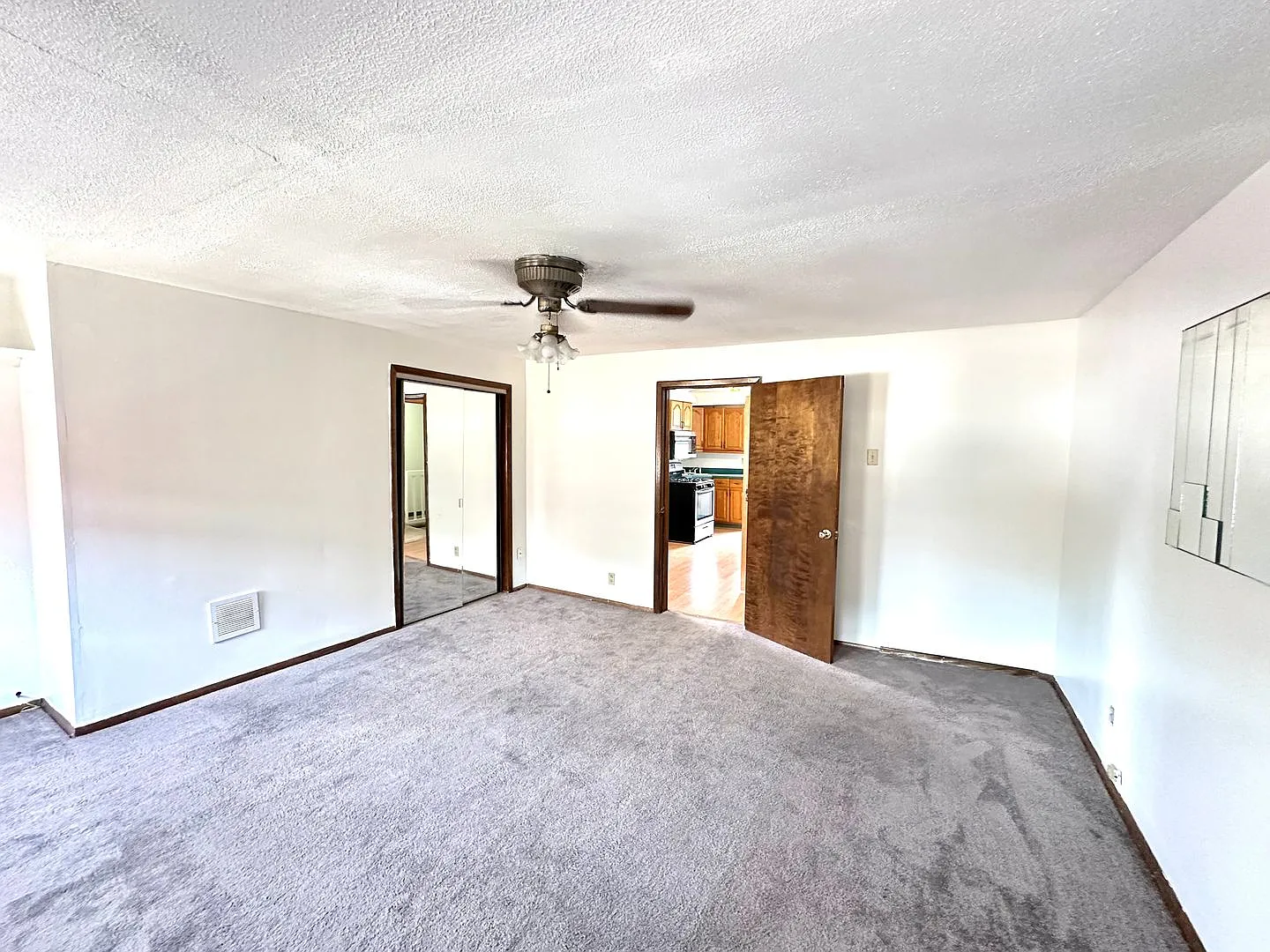 Conveniently Located 1 Bed, 1 Bath Unit - Available 7/1! — Photo 3