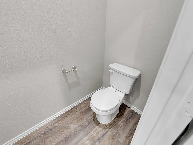219 Damon Dr — Photo 15