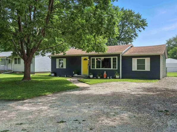 644 S 3rd St, Colona, IL 61241