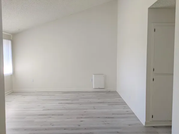 350 S Steckel Dr, Santa Paula, CA