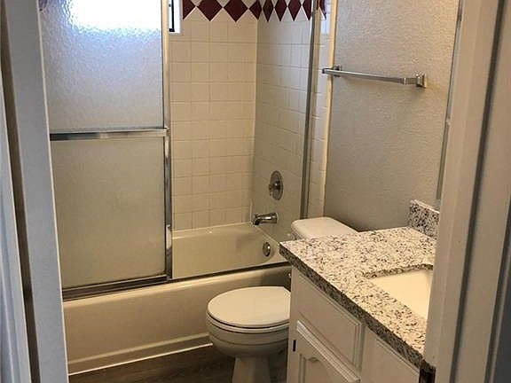 4th image of 2817 N 31st St