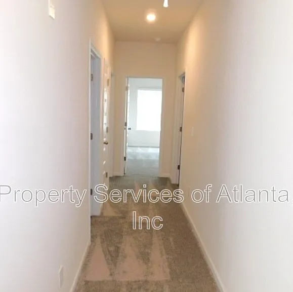 523 Ryan Ct — Photo 13