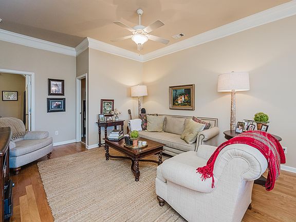 5th image of 2070 Ross Park Way