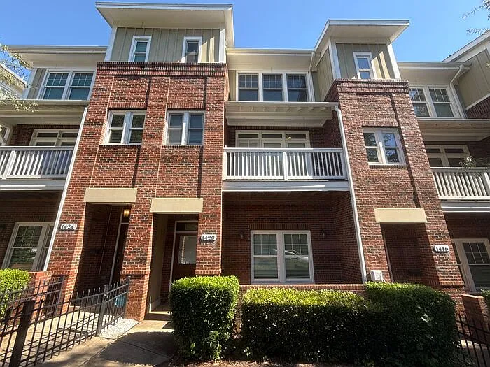 1420 W 4th St