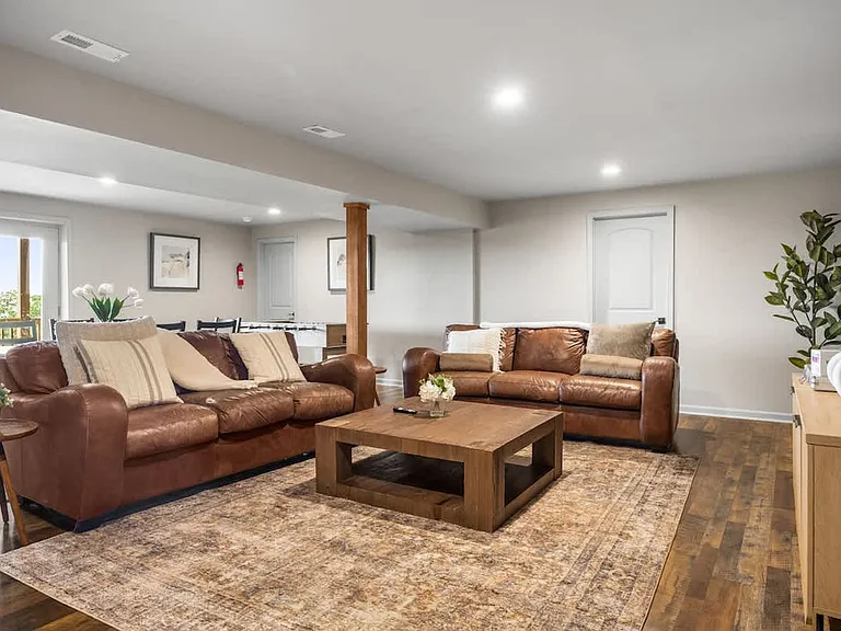 323 Donna Ct #ID1526868P — Photo 32