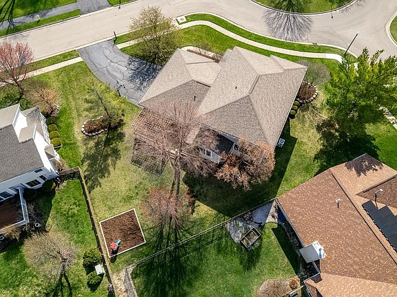 3rd image of 486 Trent Ln