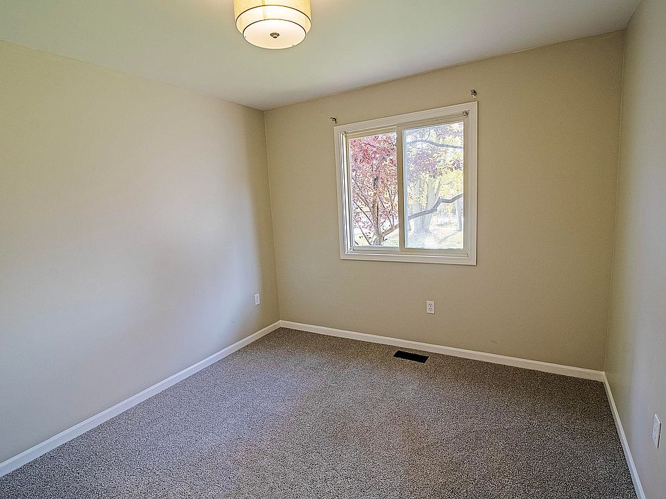 33115 Killewald St, photo 22