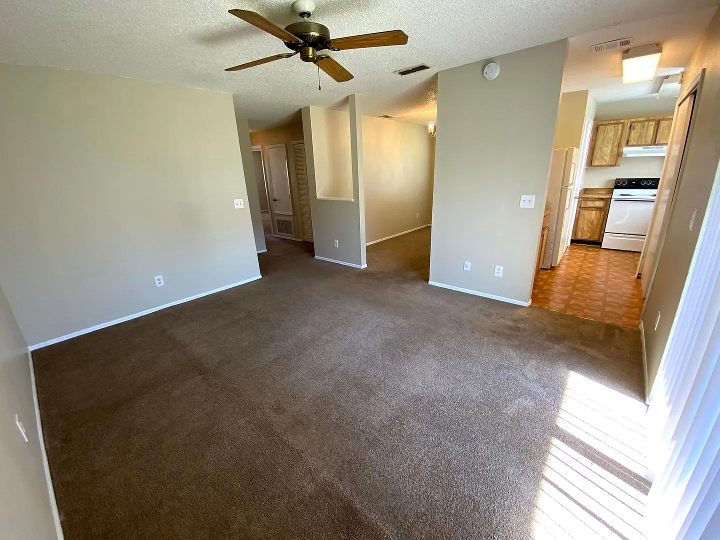 PA4148-1 — Photo 4