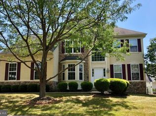 19 Ridgewood Dr, Bordentown, NJ 08505