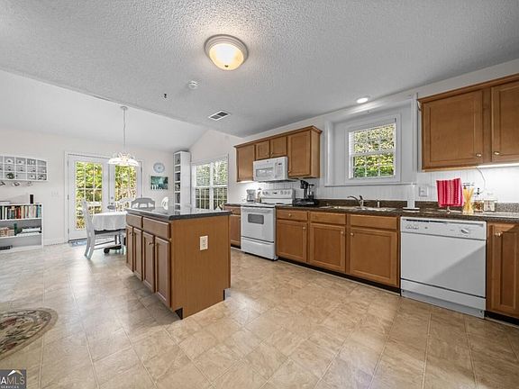 3rd image of 387 Harborside Dr