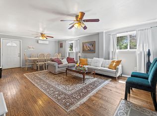 9901 Ashburton Ln, Bethesda, MD 20817