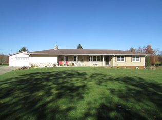 1381 Pluto Rd, Shady Spring, WV 25918