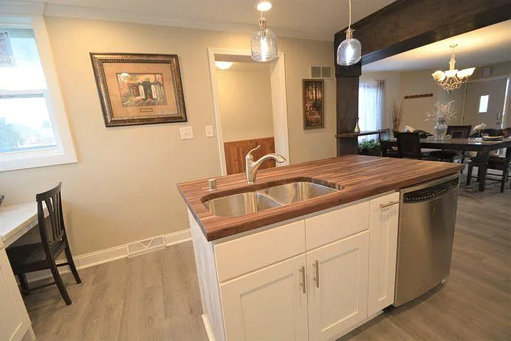 E Plankinton Ave — Photo 13