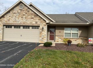 98 N Oakwood Ln, Selinsgrove, PA 17870