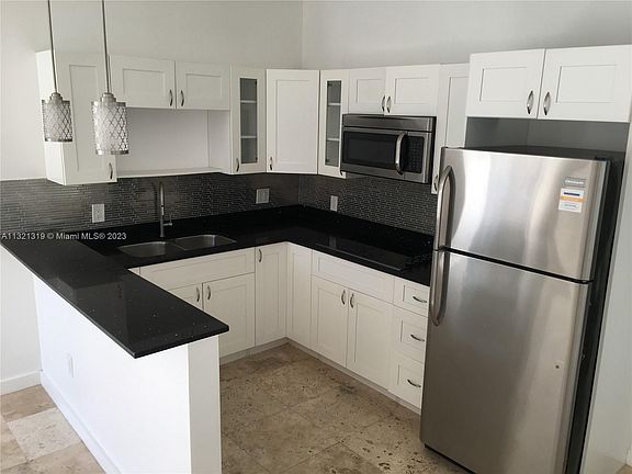 5th image of 905 SE 2nd Ct APT A