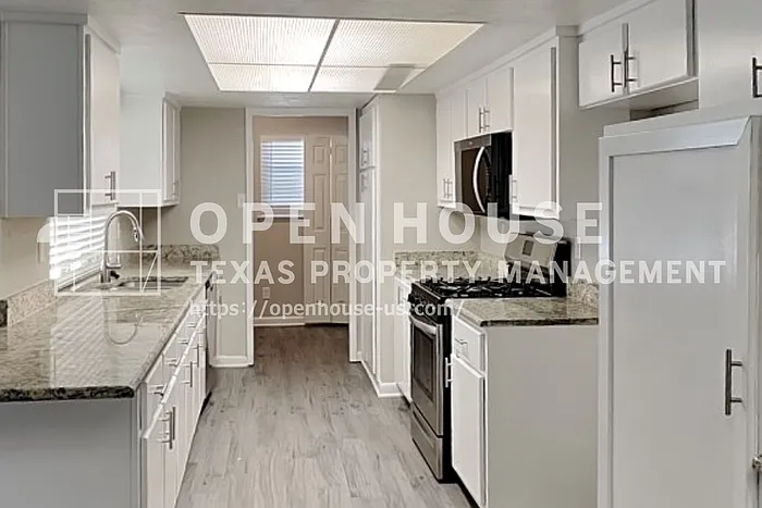 5901 Excalibur Dr — Photo 5