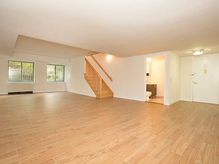 100 Jane St #2P — Photo 7