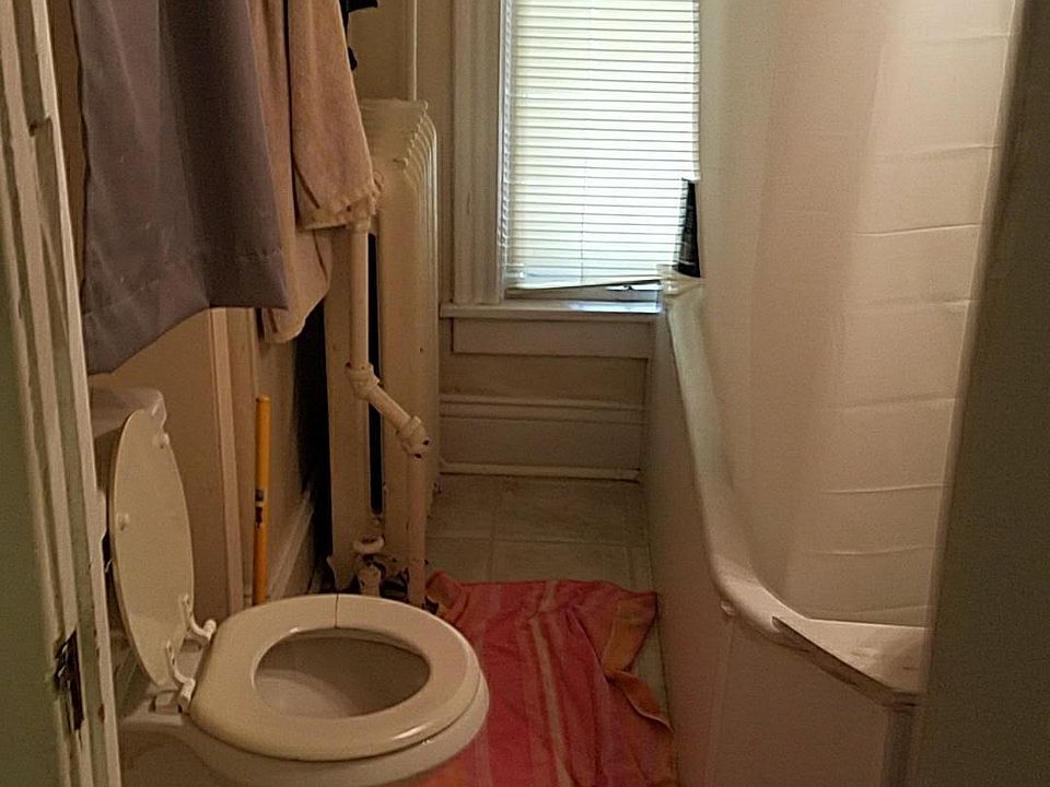 2nd image of 3044 Colfax Ave S