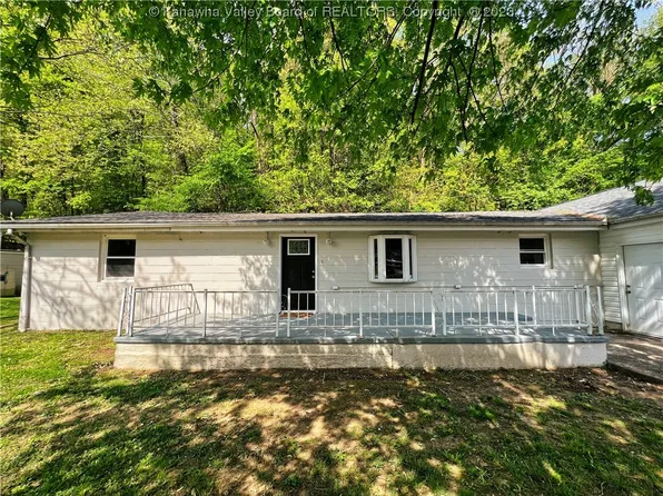 819 Chestnut St, South Charleston, WV 25309