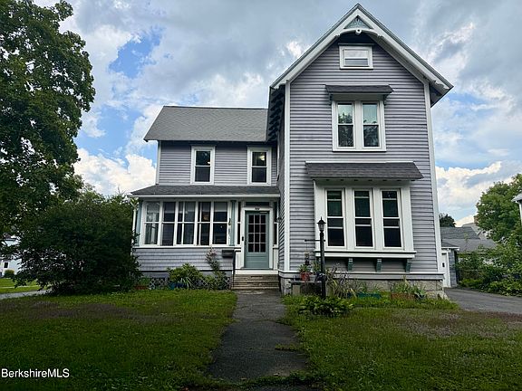 2nd image of 50 Buel St