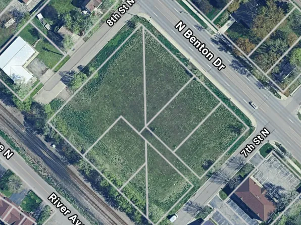 709 N Benton Dr, Sauk Rapids, MN 56379