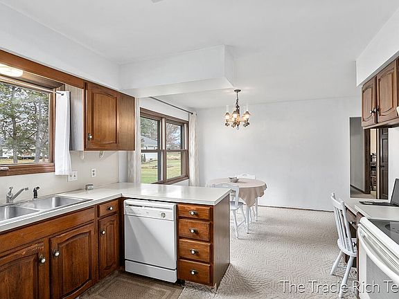 3rd image of 6369 W Encantado Ct NE