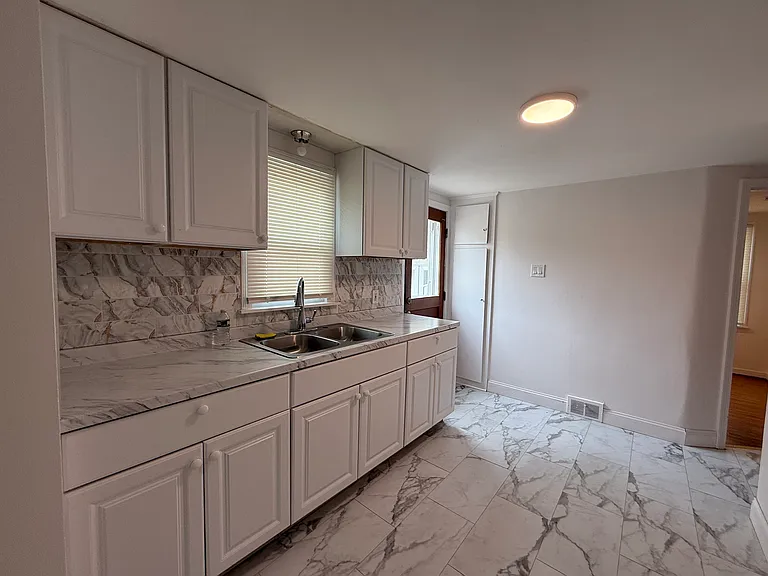 63 Norman Pl — Photo 5