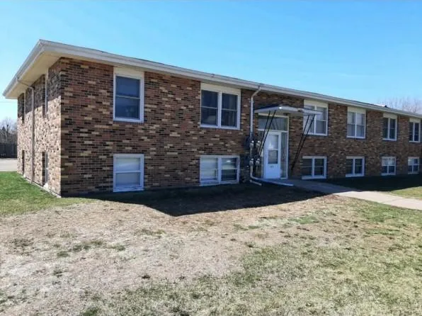 565 35th St W, Hastings, MN 55033