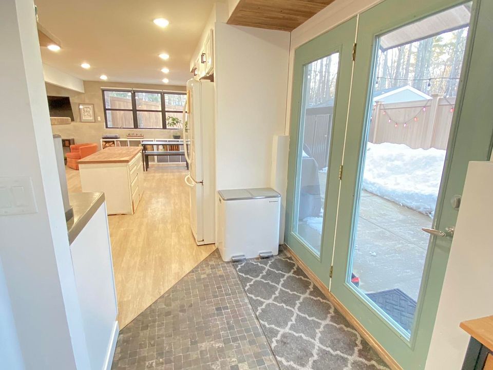 18830 Lakewood Cir, Lake Ann, MI 49650 Zillow