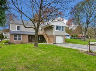 29 Lake Dr, Stanhope, NJ 07874