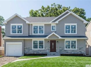 80 Glengariff Rd, Massapequa Park, NY 11762
