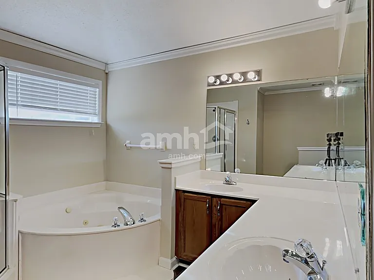 10067 Woodland Grove Dr — Photo 10