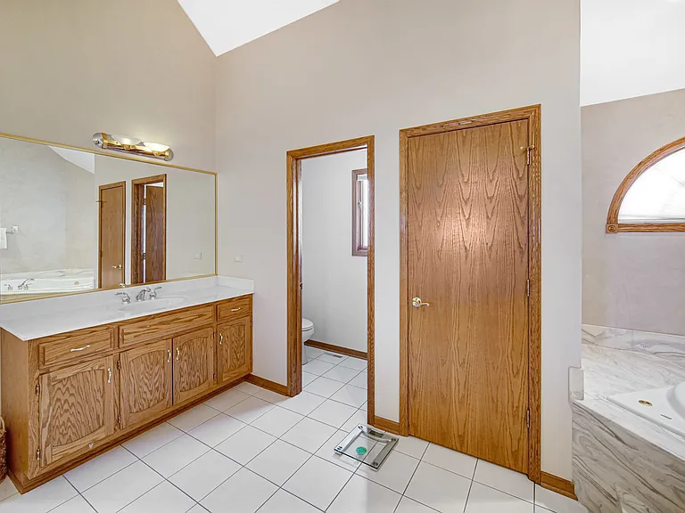 15538 Royal Glen Ct — Photo 13