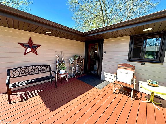 5th image of 6143 NE Lakeshore Dr