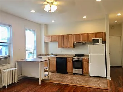 338 South St Photo 1