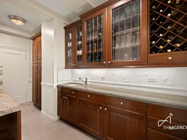 345 East 57th Street image 6 of 10