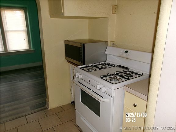 4th image of 508 E 4th St #510