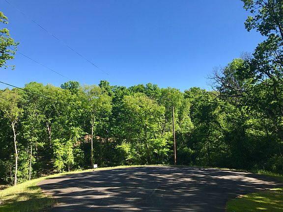 4th image of 15 Roosevelt Dr