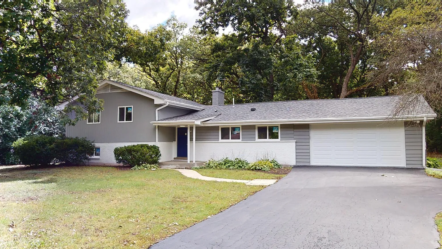 4 Bruce Cir S photo 1