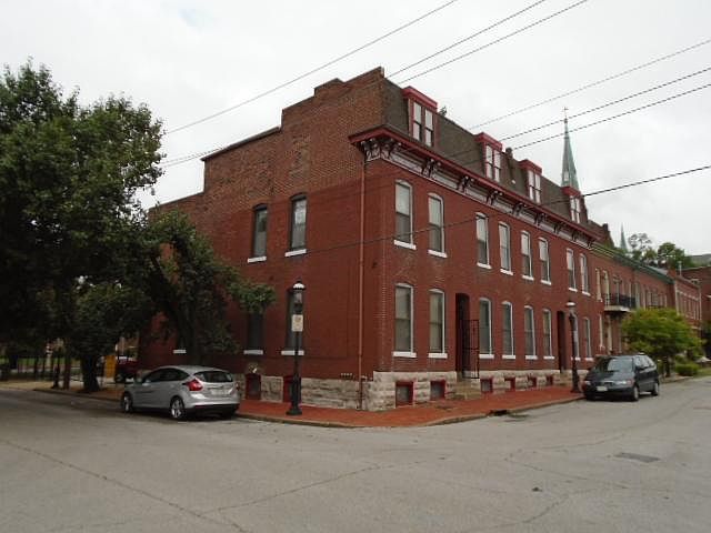 1st image of 1026 Julia St Floor 2