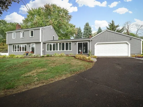 60 Lakemans Ln, Ipswich, MA 01938
