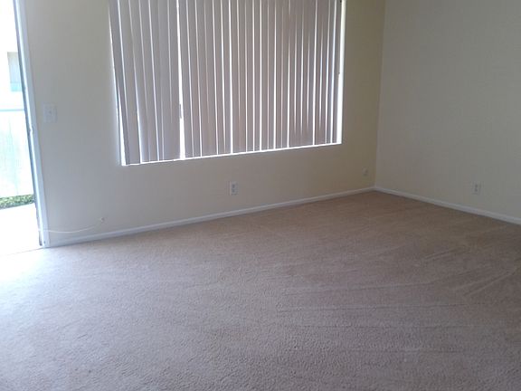 4th image of 535 Greenbrier Dr APT 12